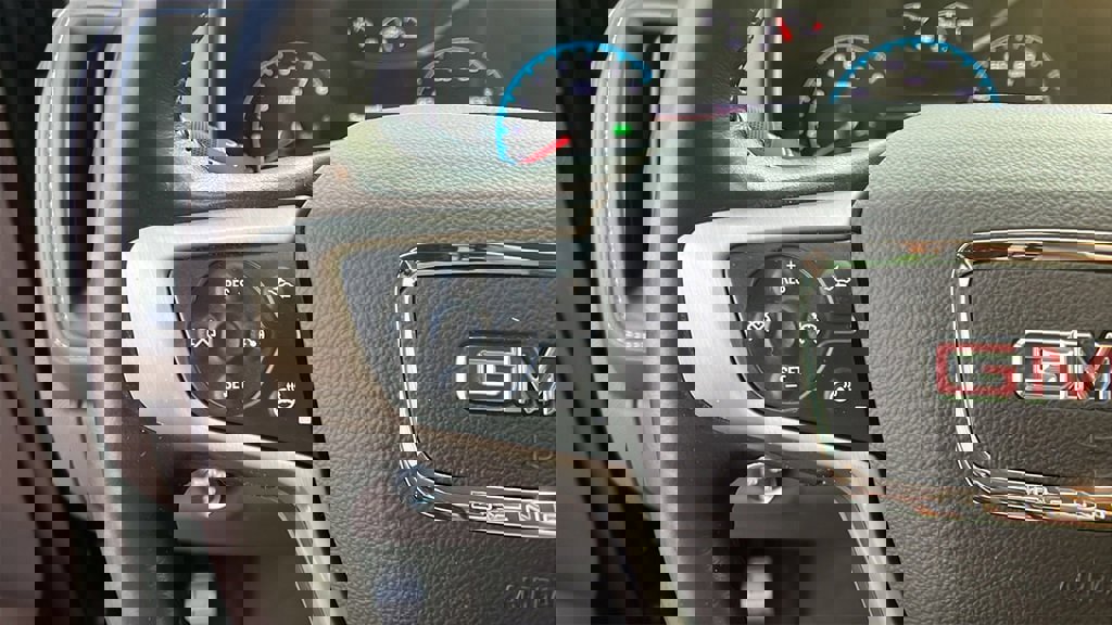 Used 2022 GMC Canyon Denali image 25
