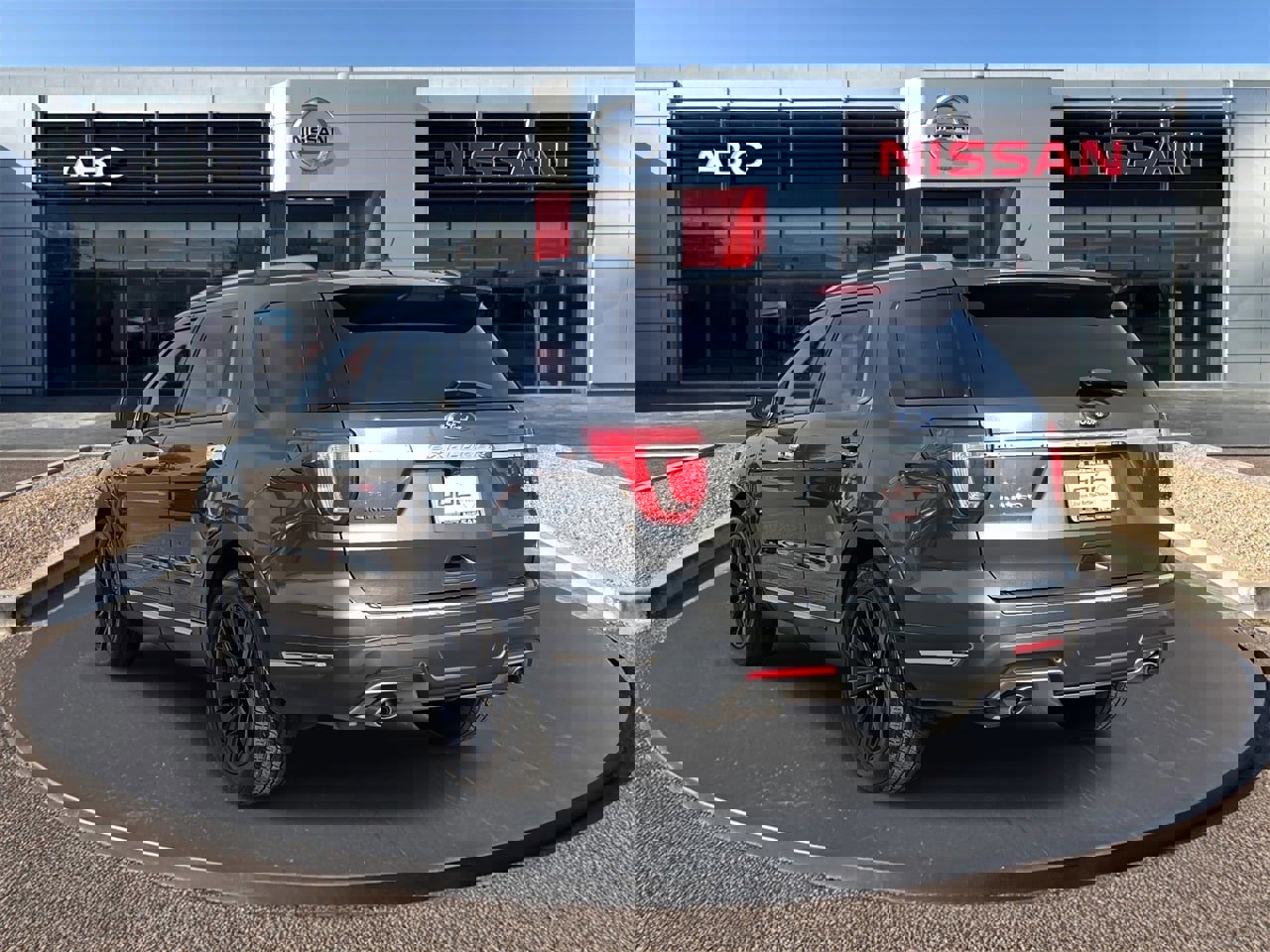 Used 2018 Ford Explorer Limited image 7