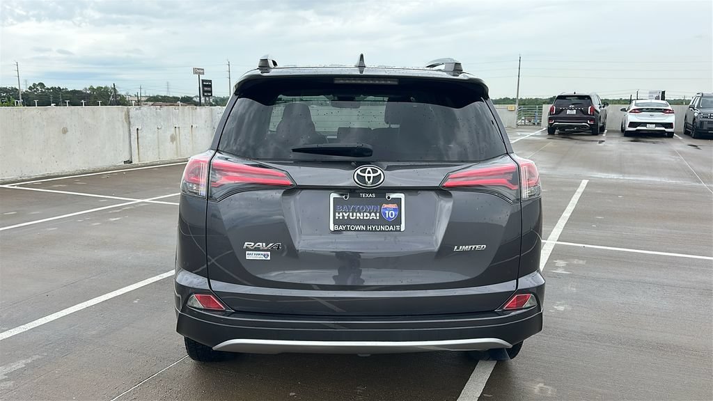 Used 2018 Toyota RAV4 Limited FWD image 12