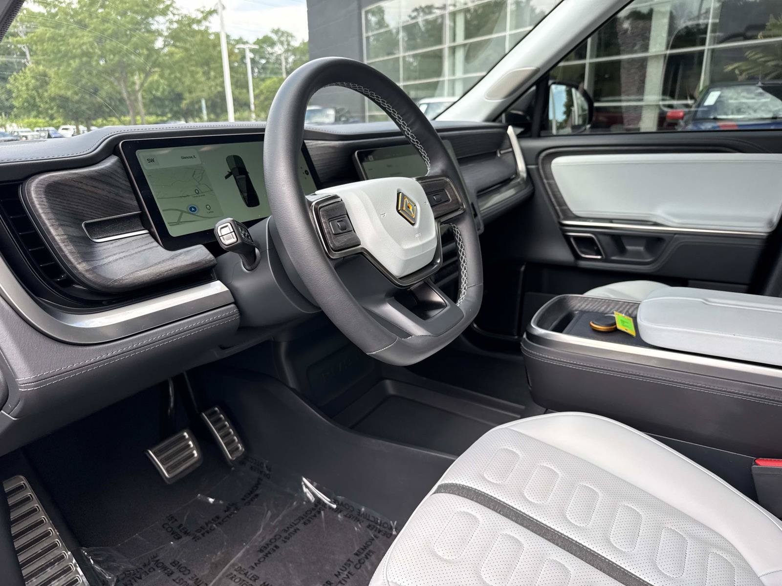 Used 2023 Rivian R1S Adventure AWD/4WD image 25