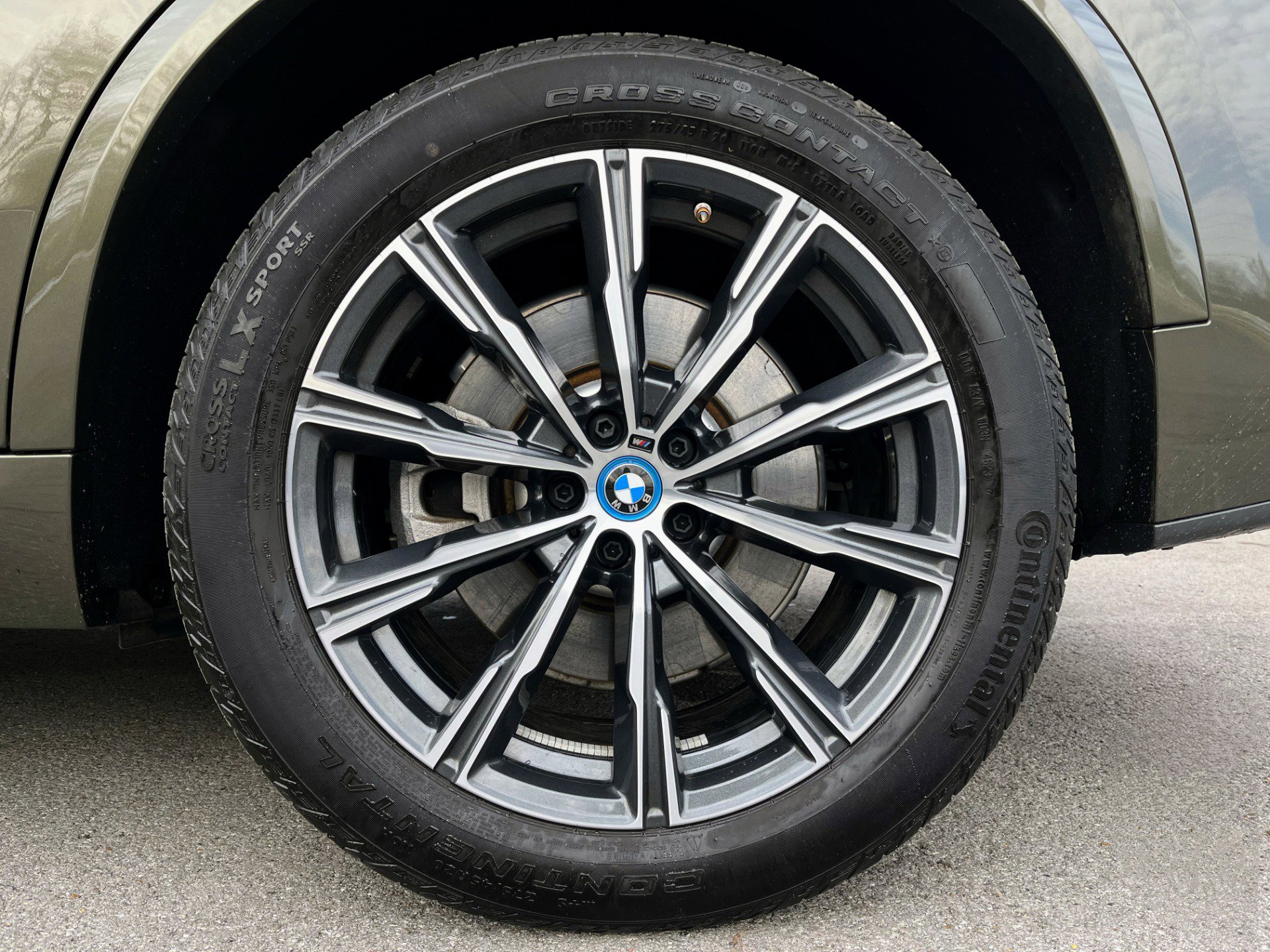 Used 2024 BMW X5 xDrive50e w/ M Sport Package AWD/4WD image 10