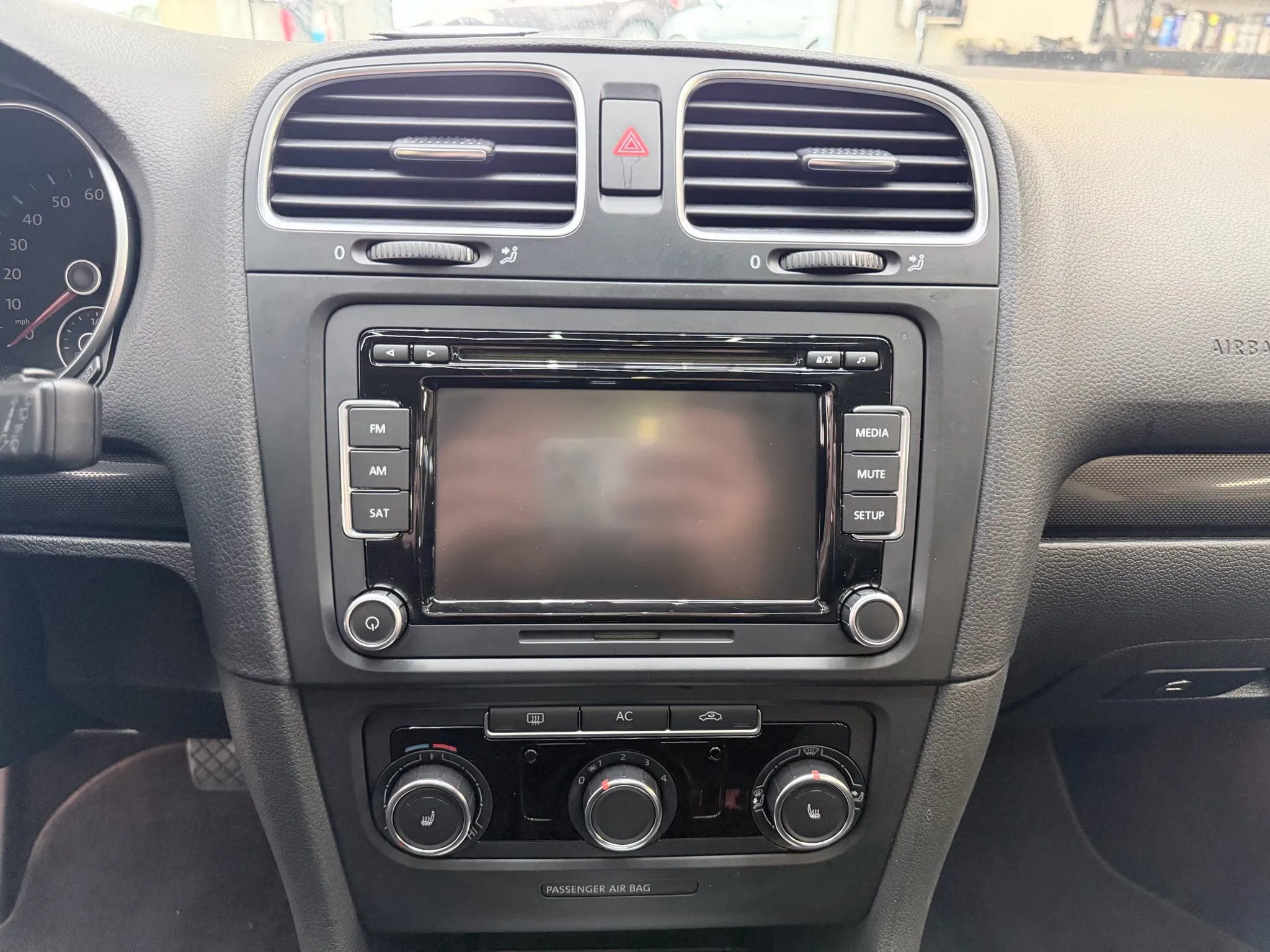 Used 2011 Volkswagen Jetta TDI FWD image 16