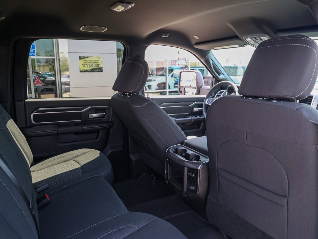 New 2026 RAM 3500 Big Horn AWD/4WD image 17