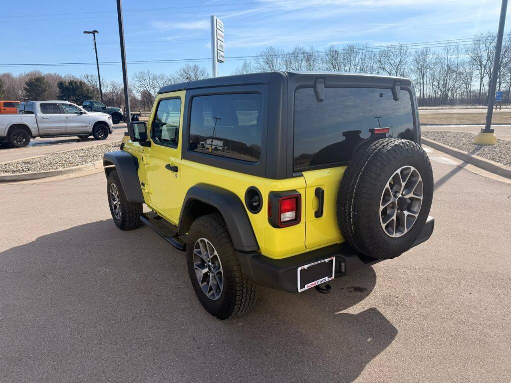 Used 2024 Jeep Wrangler Sport AWD/4WD image 6