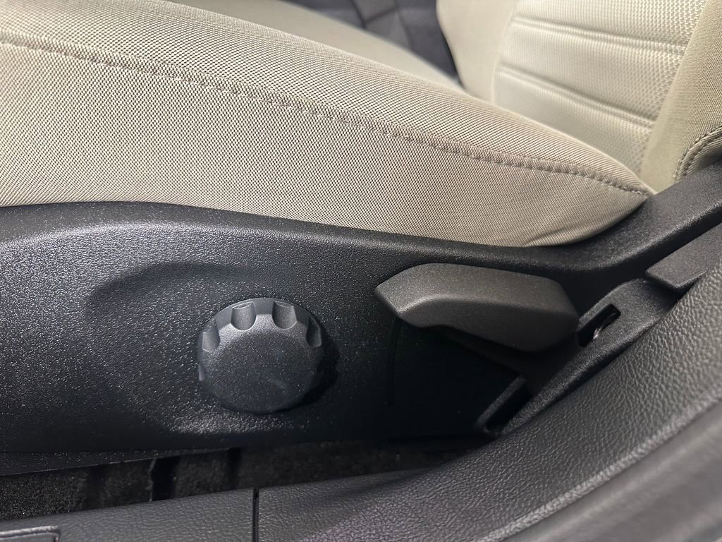 Used 2018 Ford Fusion S FWD image 16