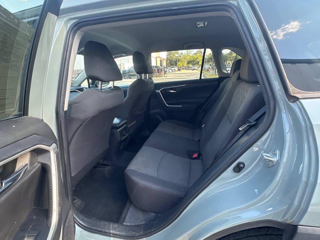 Used 2021 Toyota RAV4 XLE w/ Carpet Mat Package (TMS) FWD image 11