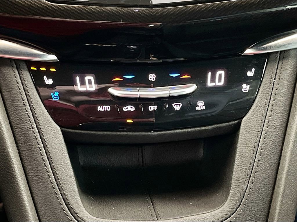 Used 2022 Cadillac XT6 Sport w/ Platinum Package image 16