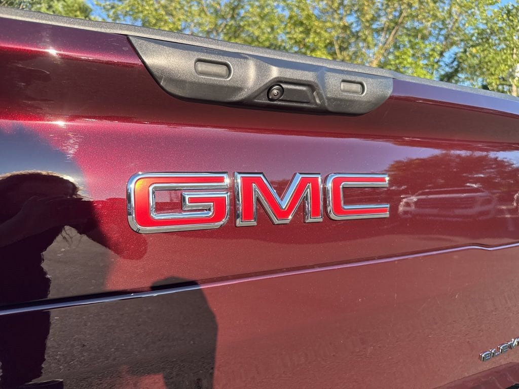 New 2026 GMC Sierra EV Elevation w/ LPO, Elevation Dark Package AWD/4WD image 62