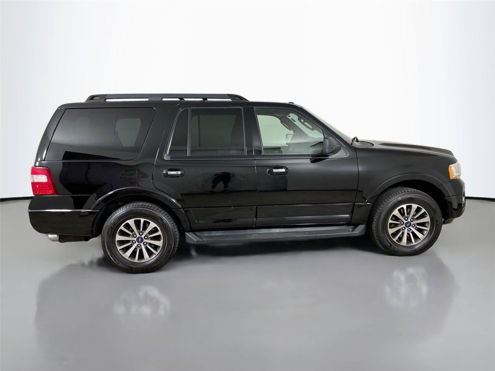 Used 2017 Ford Expedition XLT AWD/4WD image 17