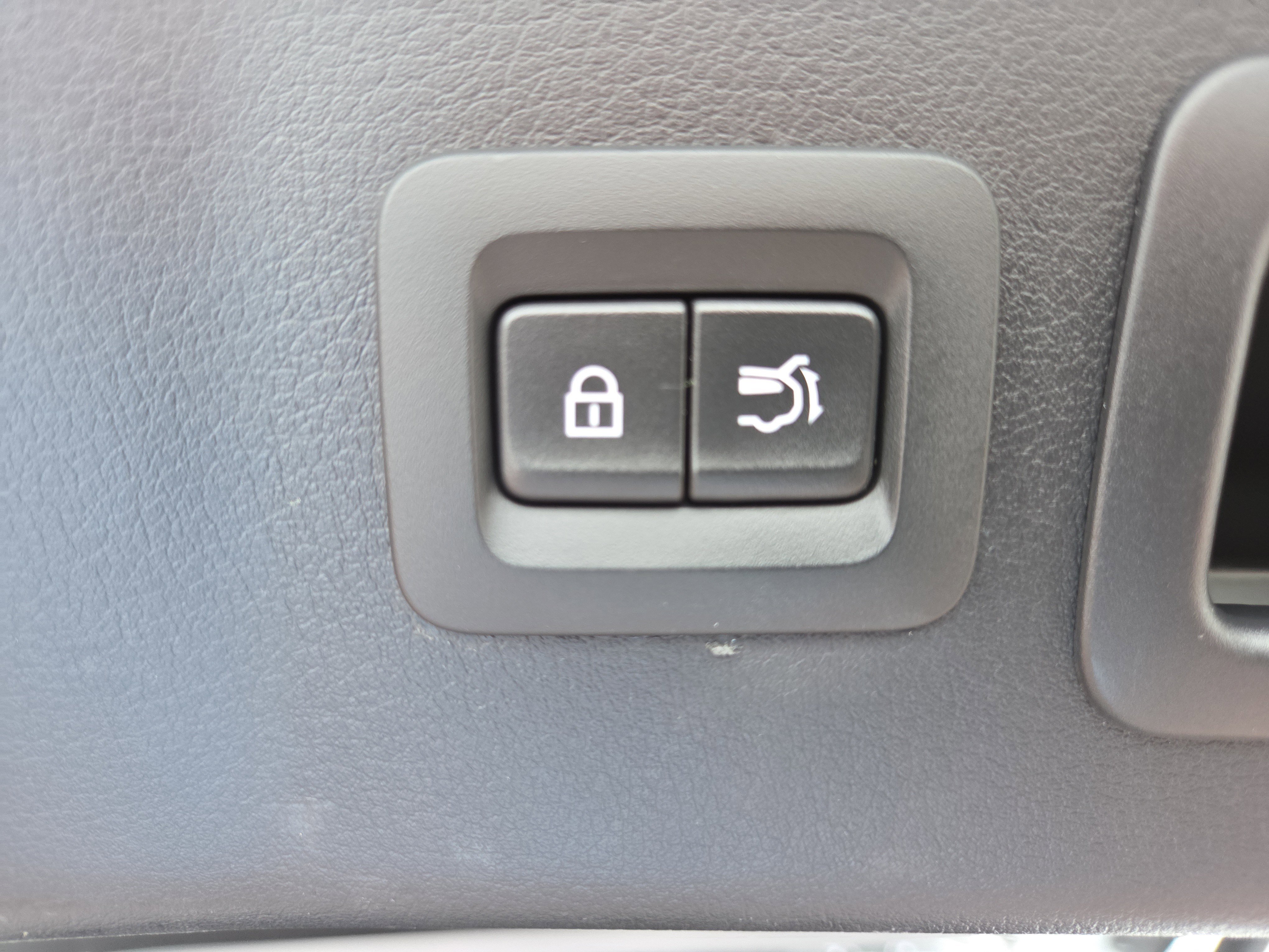 Used 2024 MAZDA CX-90 Plug-In Hybrid w/ Premium Plus image 36