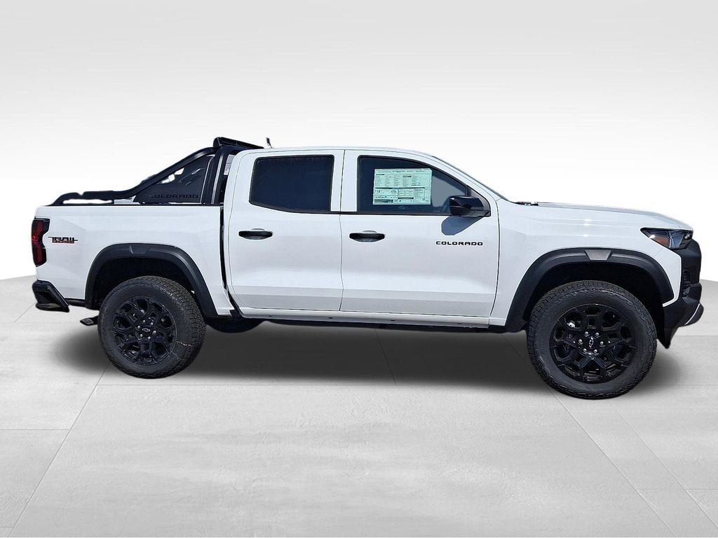 New 2026 Chevrolet Colorado Trail Boss w/ Midnight Edition AWD/4WD image 8