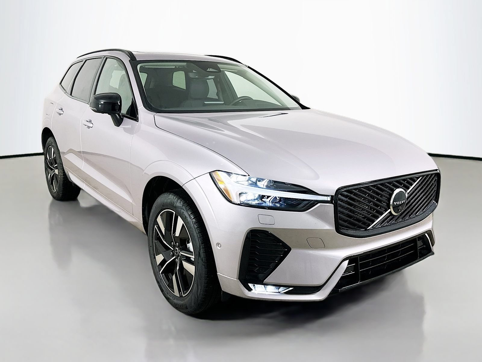 New 2026 Volvo XC60 B5 Plus w/ Protection Package Premier AWD/4WD image 3