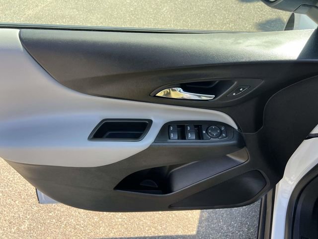 Used 2023 Chevrolet Equinox LS w/ Driver Confidence II Package FWD image 17