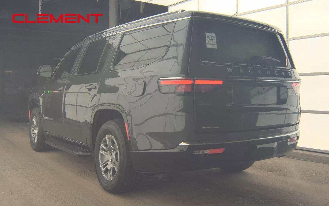 Used 2023 Jeep Wagoneer Base image 6