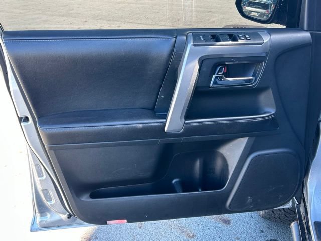Used 2016 Toyota 4Runner SR5 RWD image 19