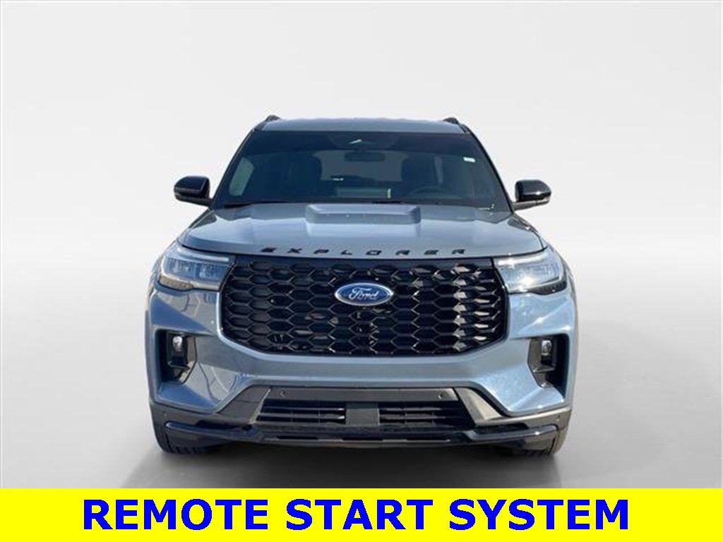 Certified 2025 Ford Explorer ST-Line image 9