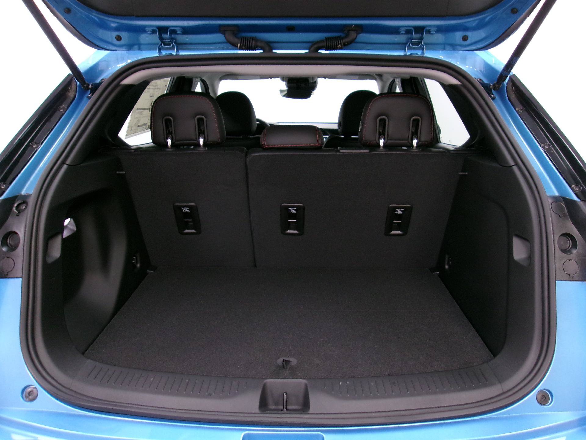 New 2027 Chevrolet Bolt RS w/ Technology Package FWD image 13