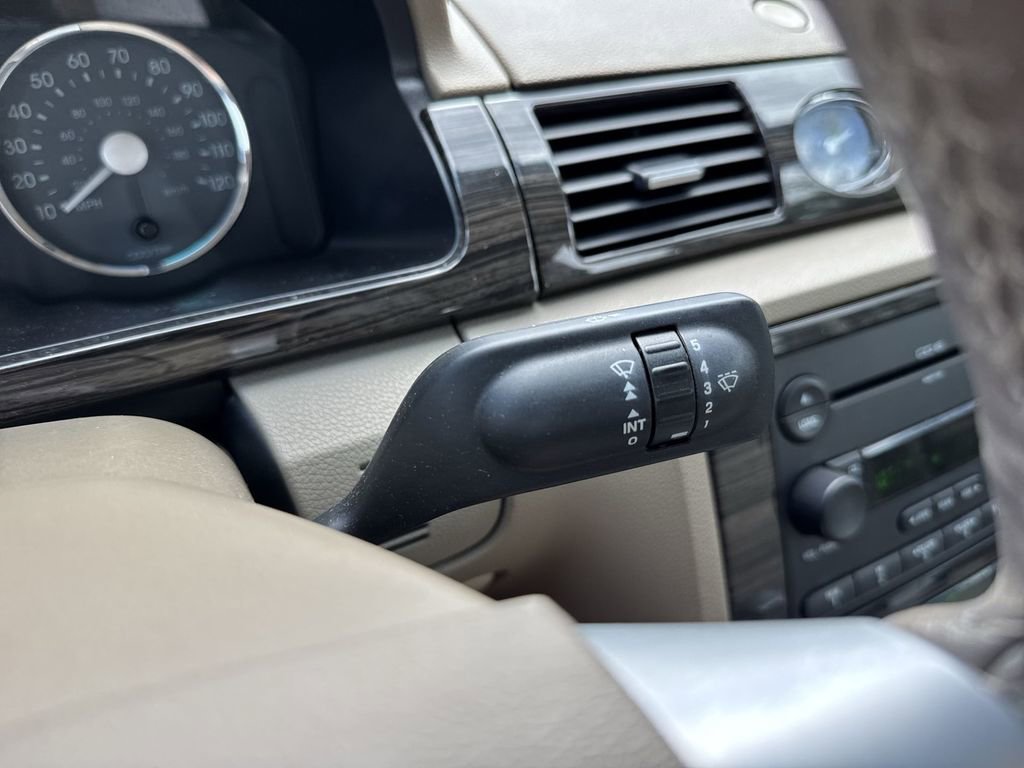 Used 2006 Mercury Montego Luxury FWD image 54