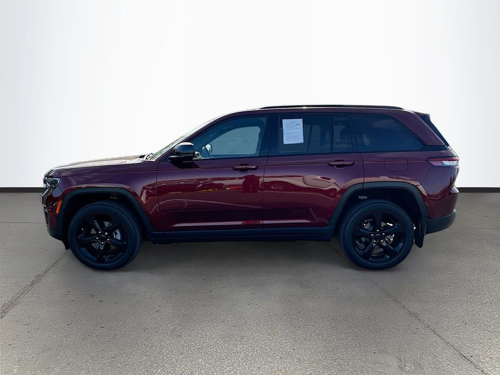 Used 2022 Jeep Grand Cherokee Altitude image 4