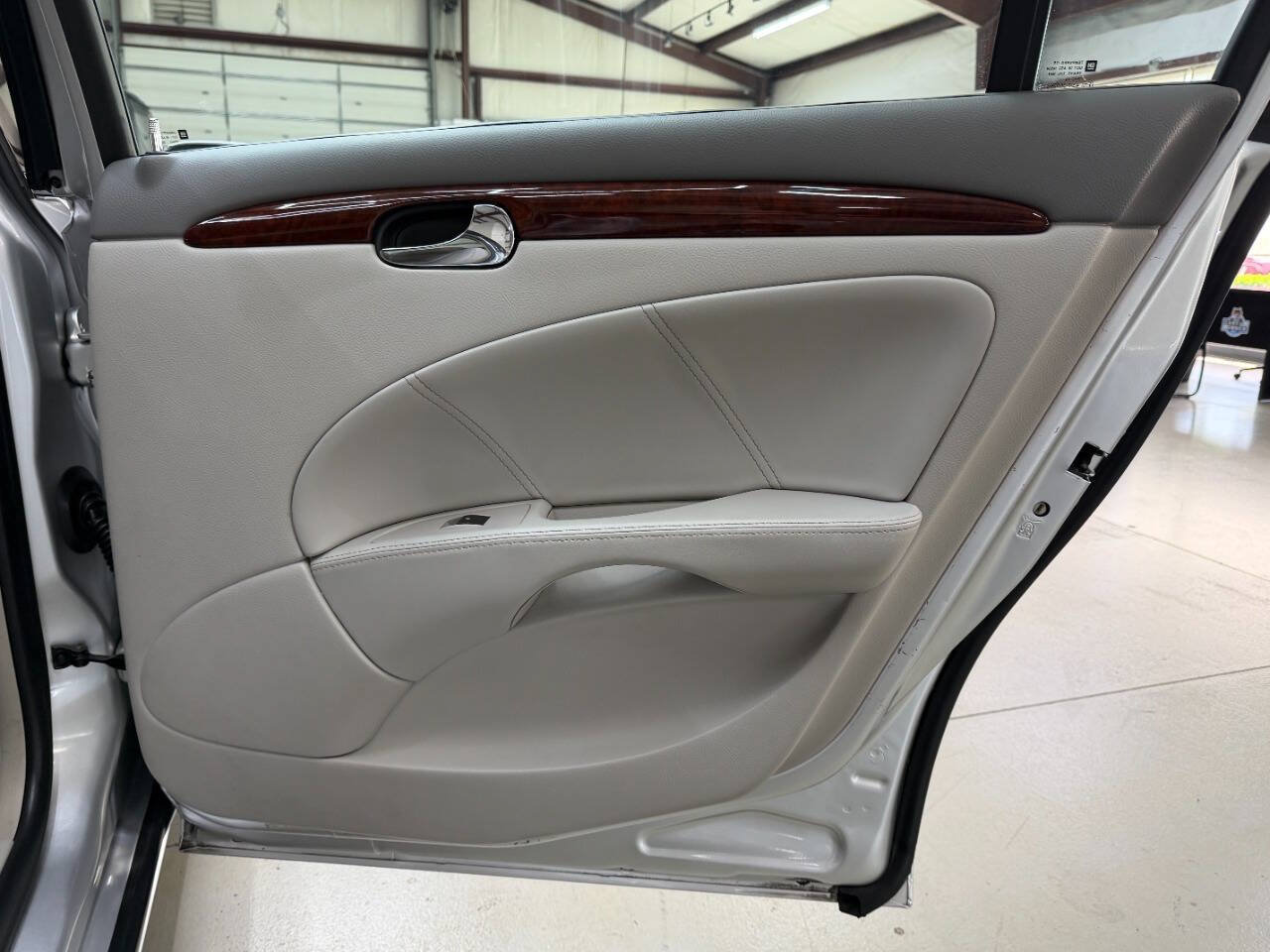 Used 2009 Buick Lucerne CXL w/ Driver Confidence Package FWD image 14
