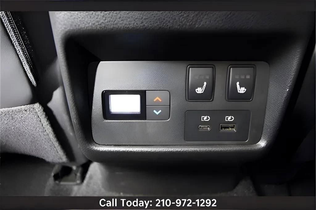 Used 2021 Nissan Rogue Platinum AWD/4WD image 36