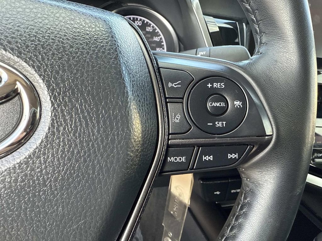 Used 2024 Toyota Camry SE image 33