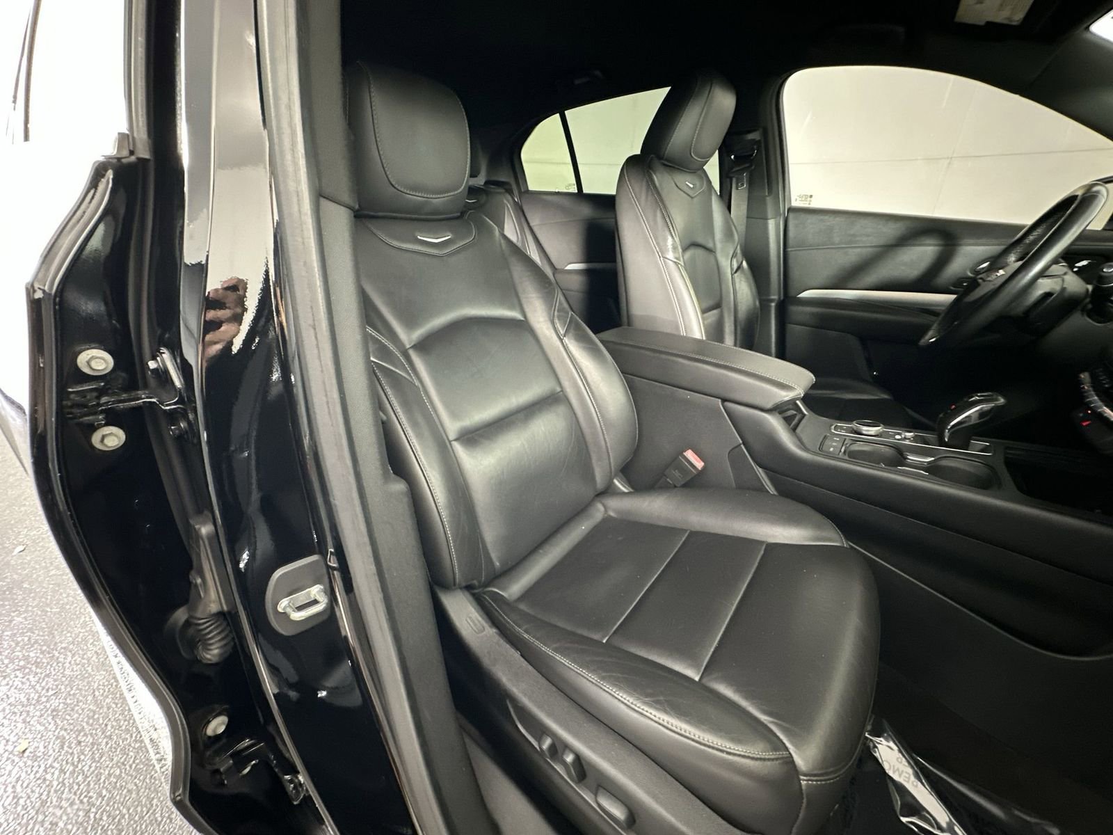 Used 2019 Cadillac XT4 Premium Luxury image 31