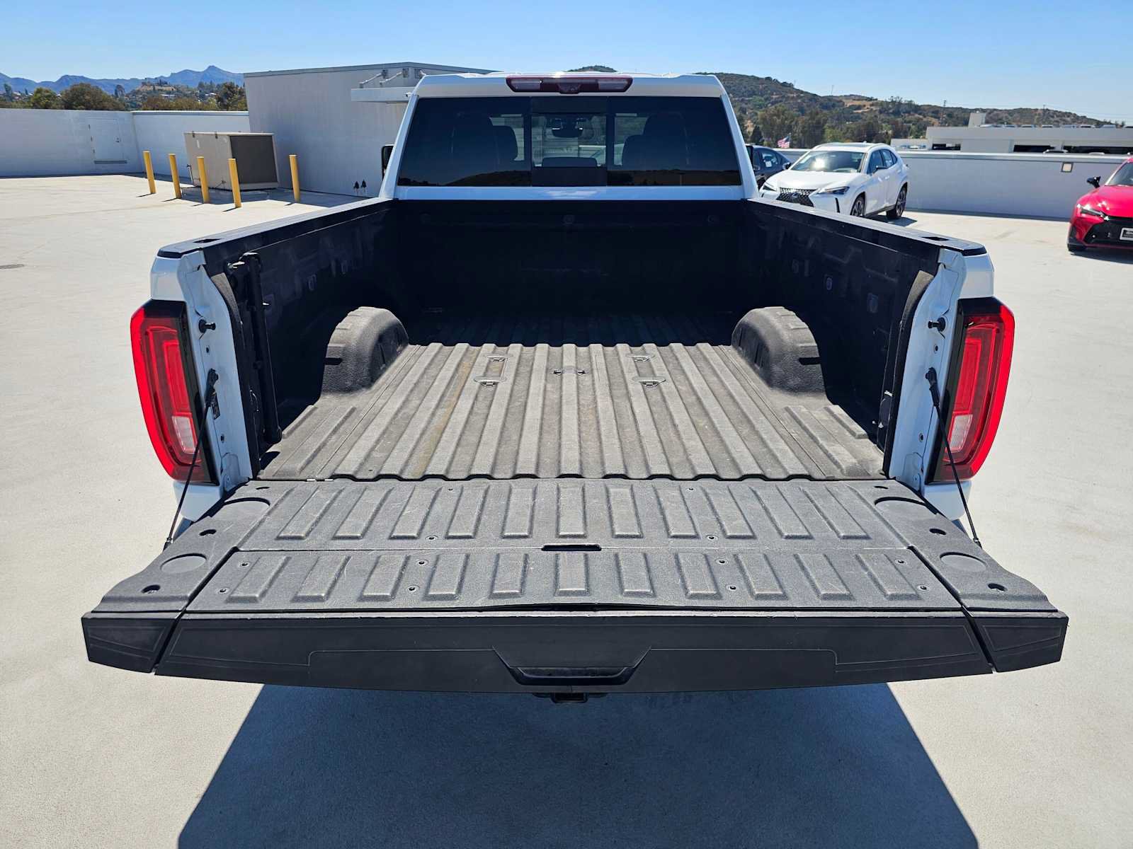 Used 2021 GMC Sierra 2500 AT4 w/ AT4 Preferred Package AWD/4WD image 14