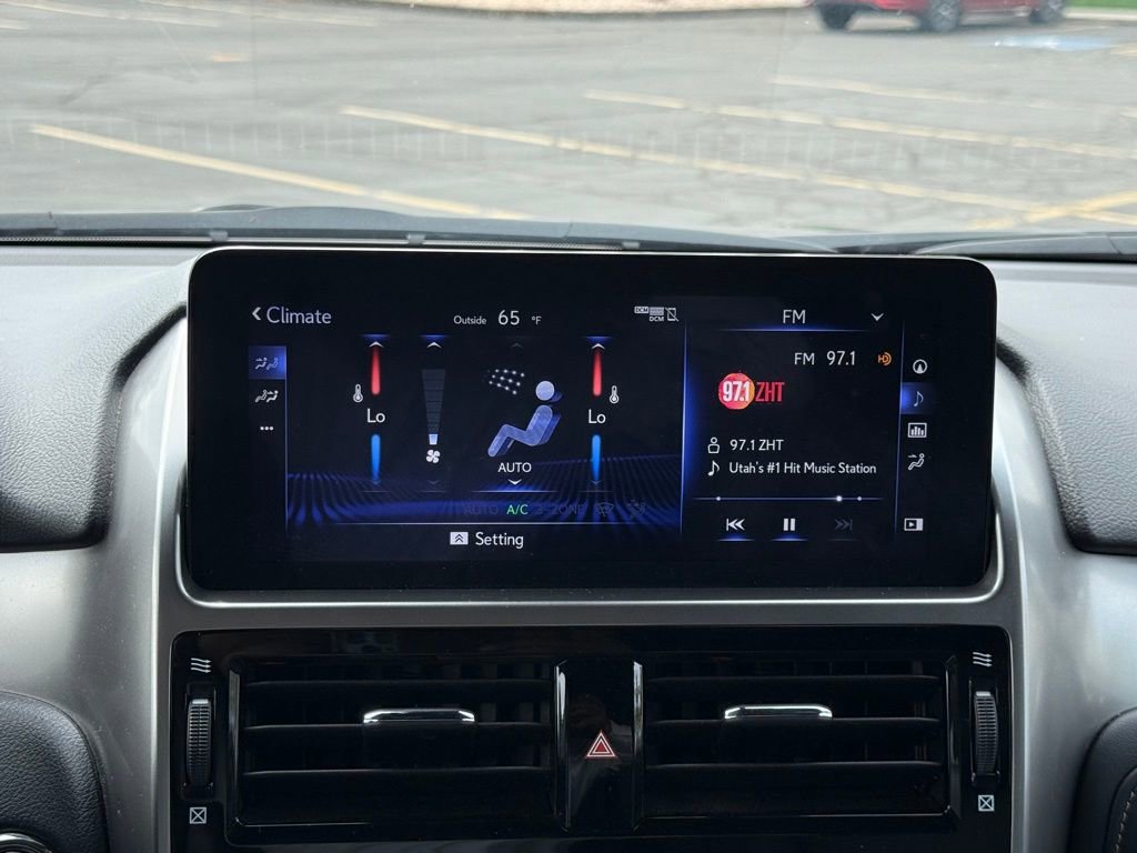 Used 2023 Lexus GX 460 Luxury w/ Sport Design Package image 13