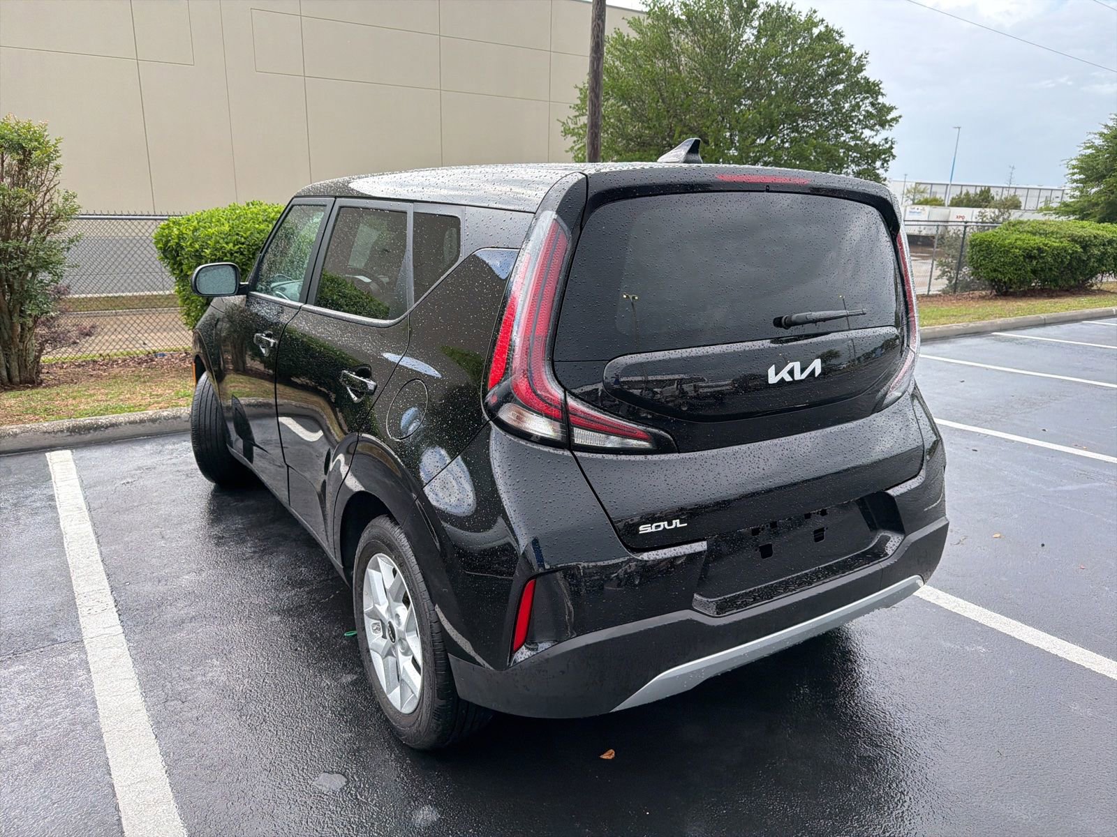 Used 2025 Kia Soul LX w/ LX Technology Package image 11