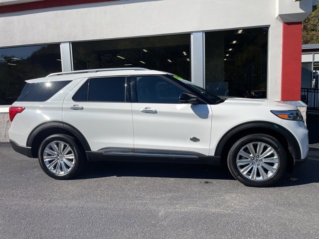 Used 2022 Ford Explorer King Ranch w/ Premium Technology Package image 4