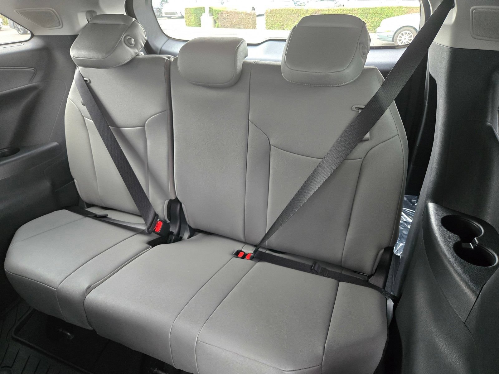Used 2026 Toyota Sienna XLE FWD image 12