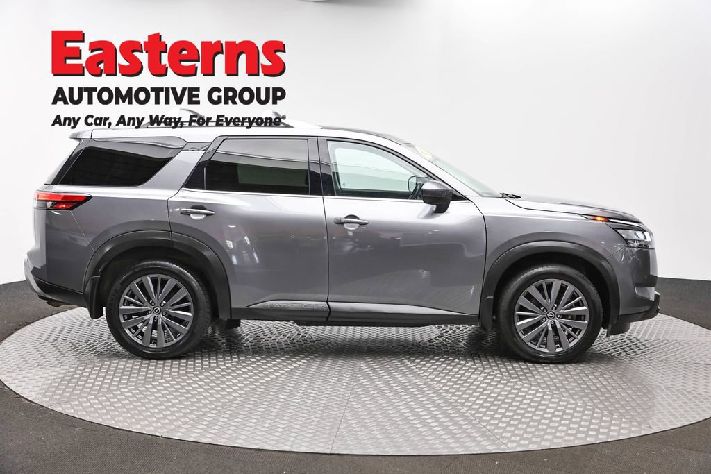 Used 2023 Nissan Pathfinder SL w/ SL Premium Package AWD/4WD image 4