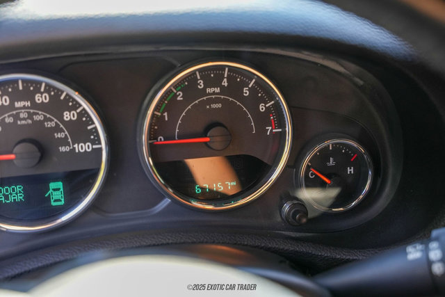 Used 2016 Jeep Wrangler Unlimited Rubicon w/ Connectivity Group image 34