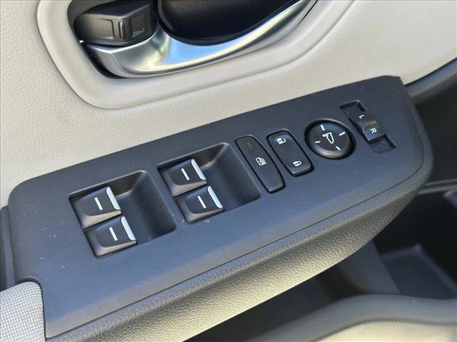 Used 2023 Honda Pilot LX image 18