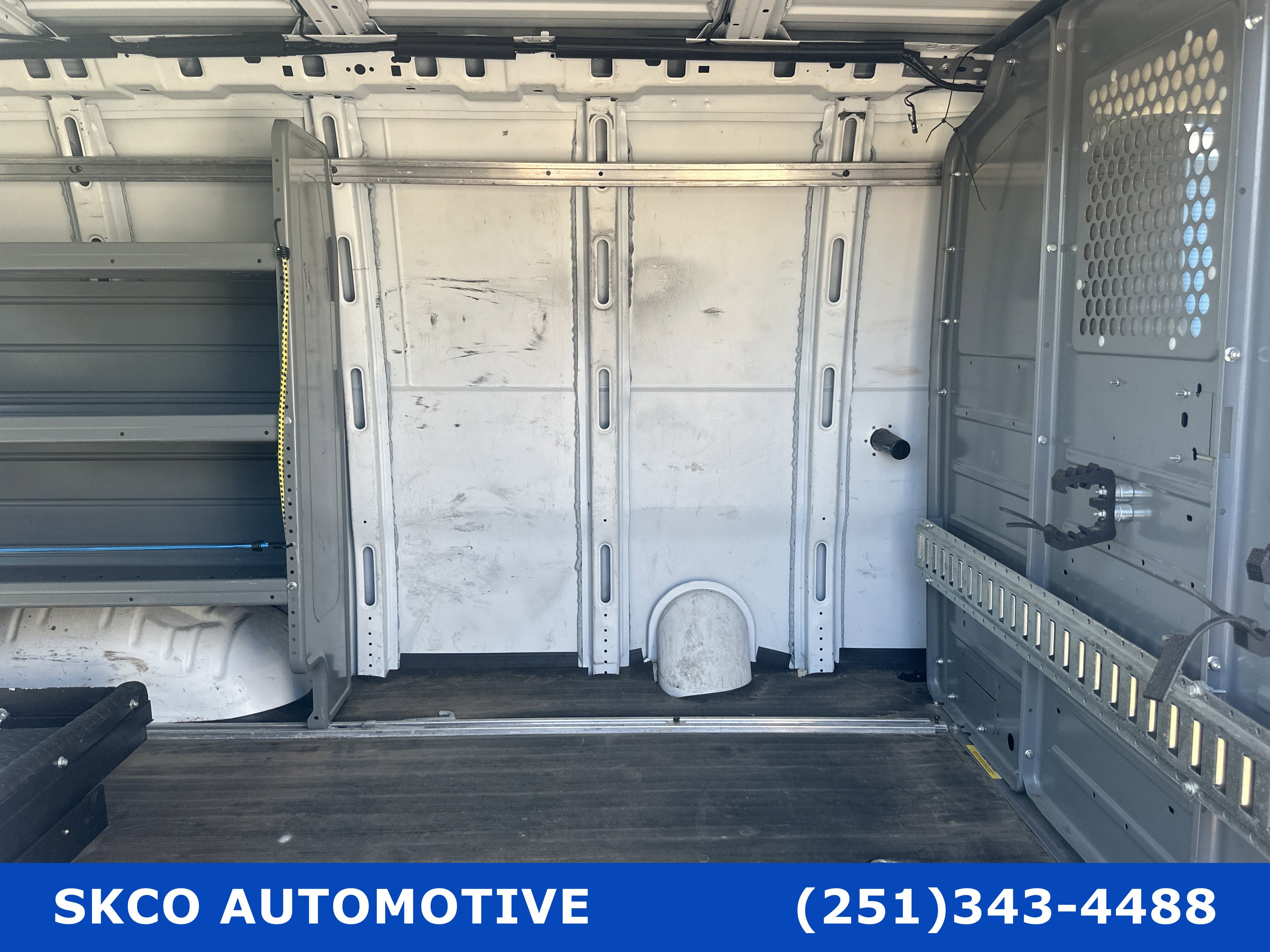 Used 2015 Chevrolet Express 2500 image 13