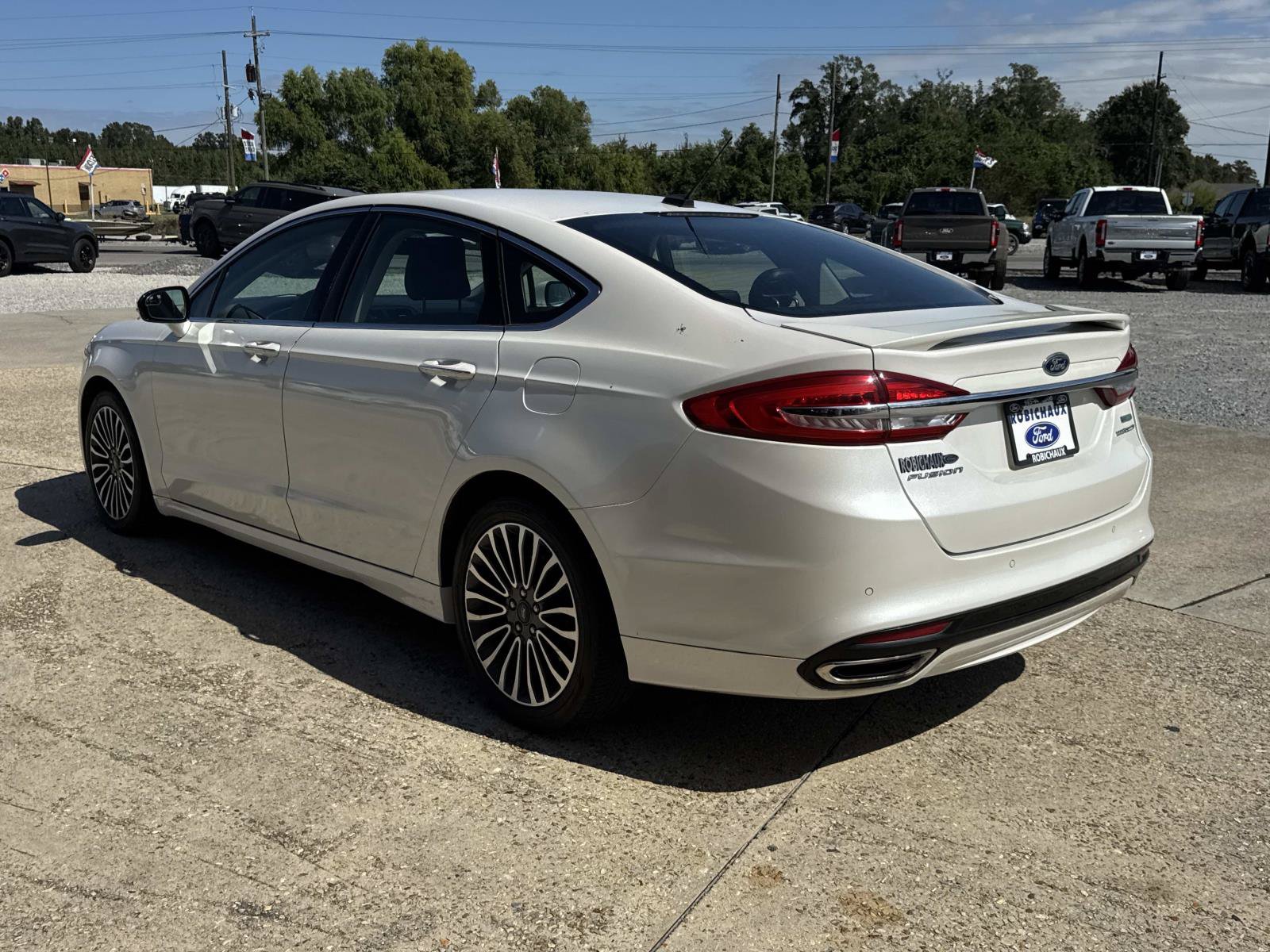 Used 2017 Ford Fusion Titanium FWD image 5