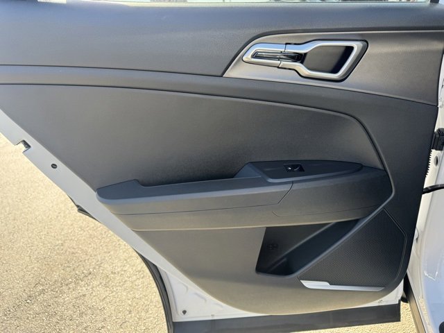 New 2026 Kia Sportage LX image 11