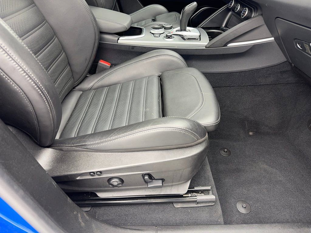 Used 2023 Alfa Romeo Stelvio Veloce image 44