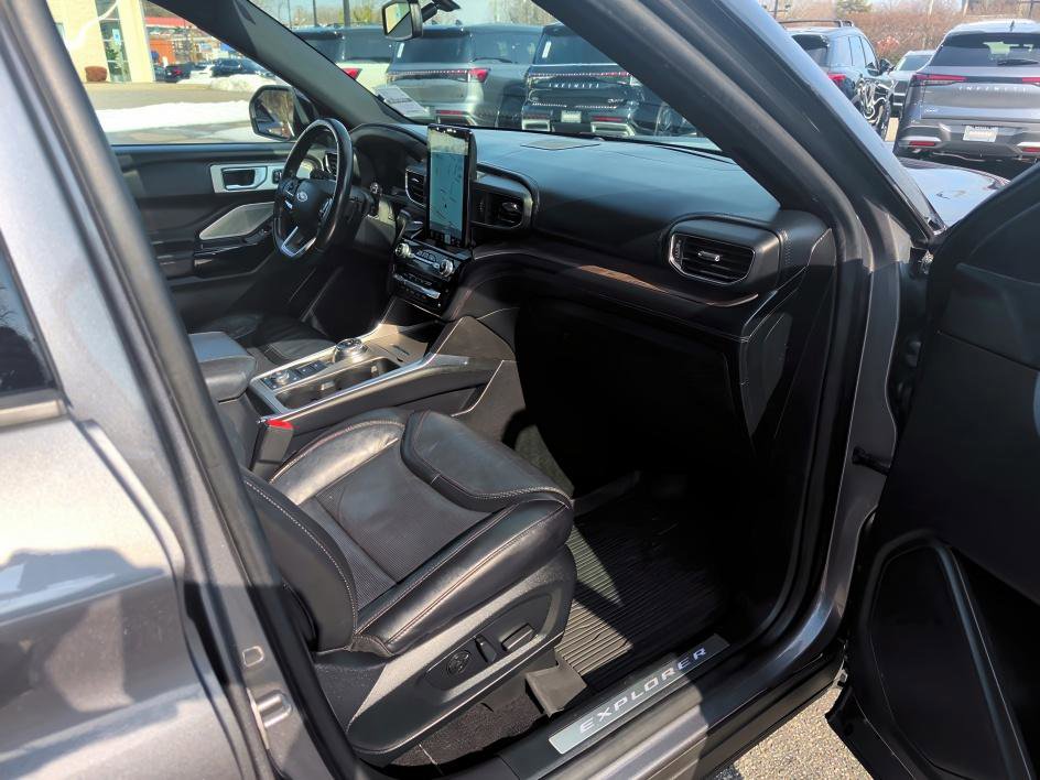 Used 2021 Ford Explorer Platinum w/ Equipment Group 601A image 12