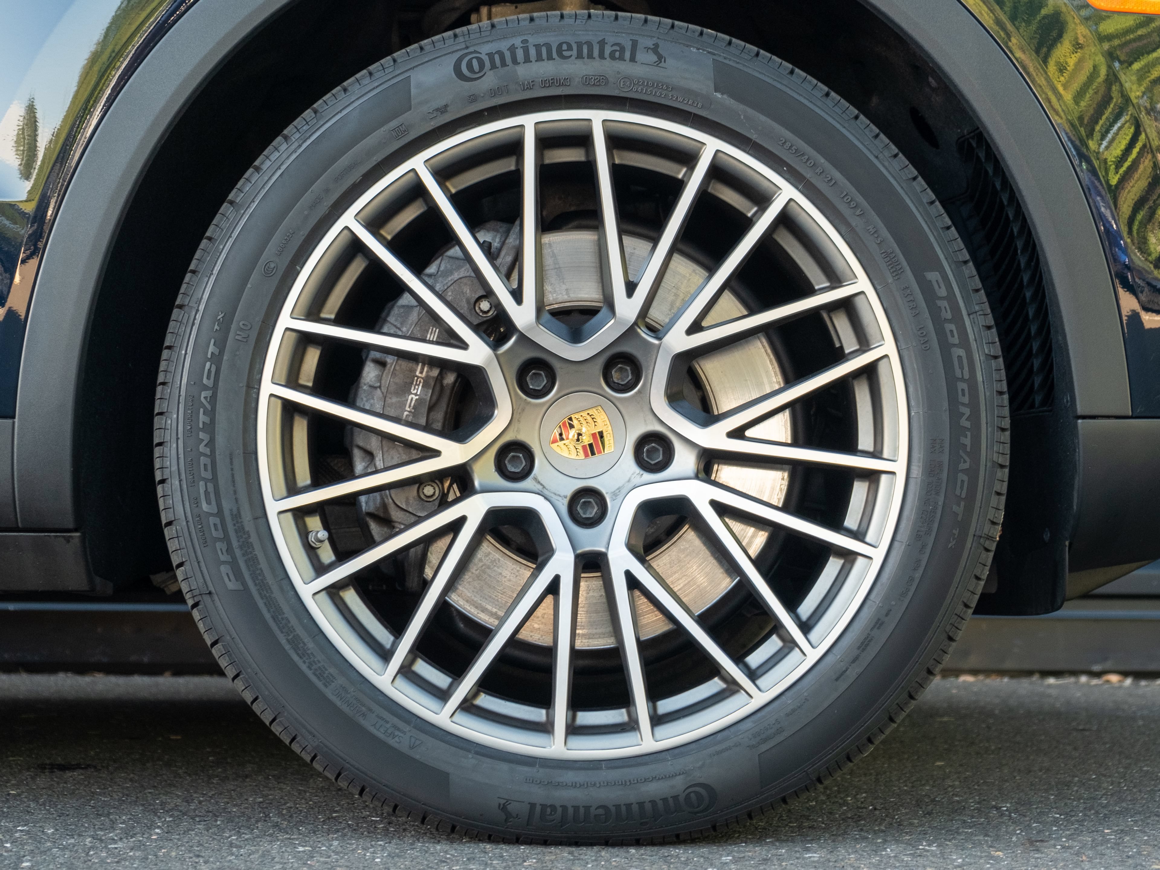 Certified 2023 Porsche Cayenne AWD/4WD image 15