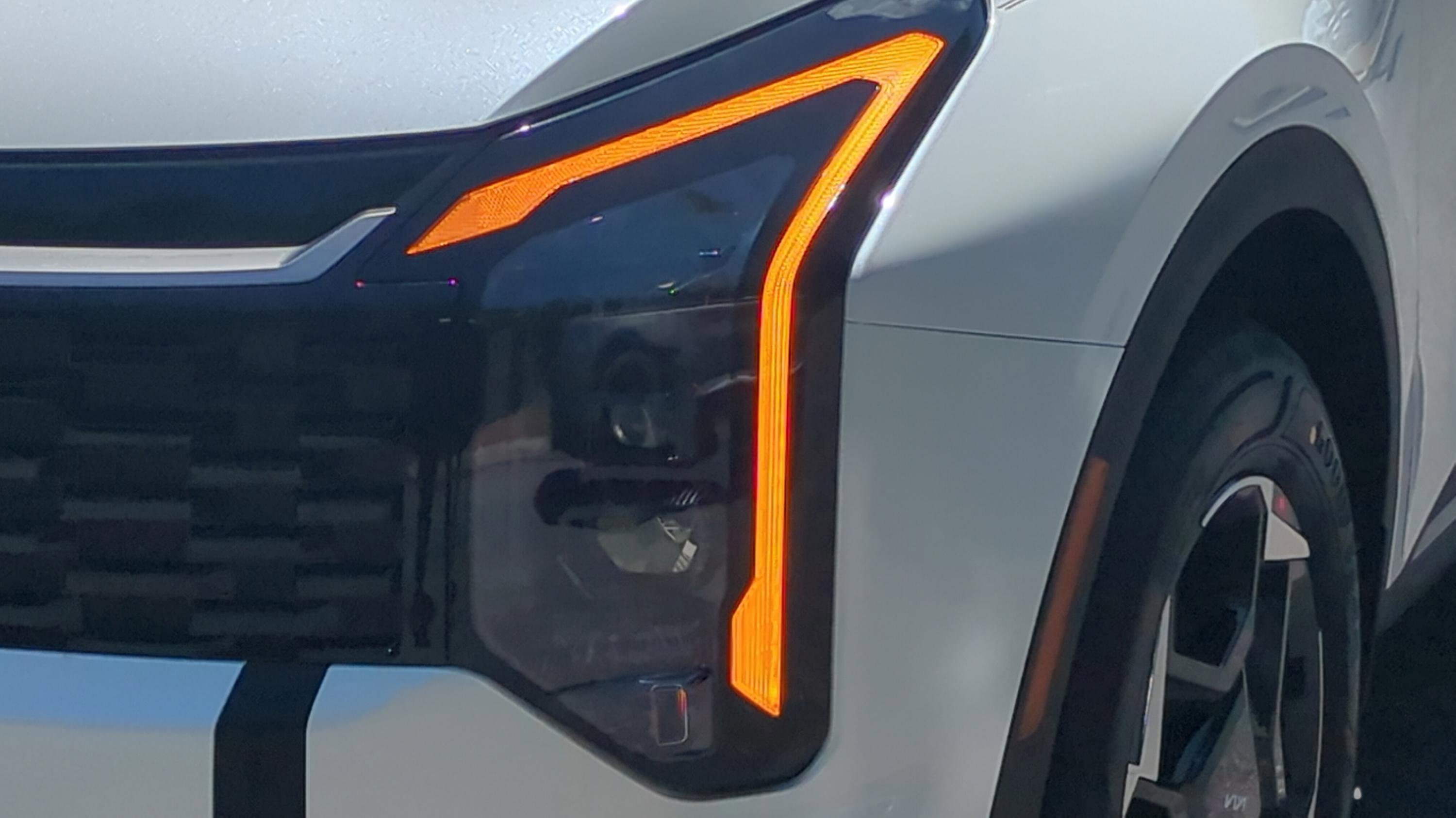 New 2026 Kia Sportage EX image 9