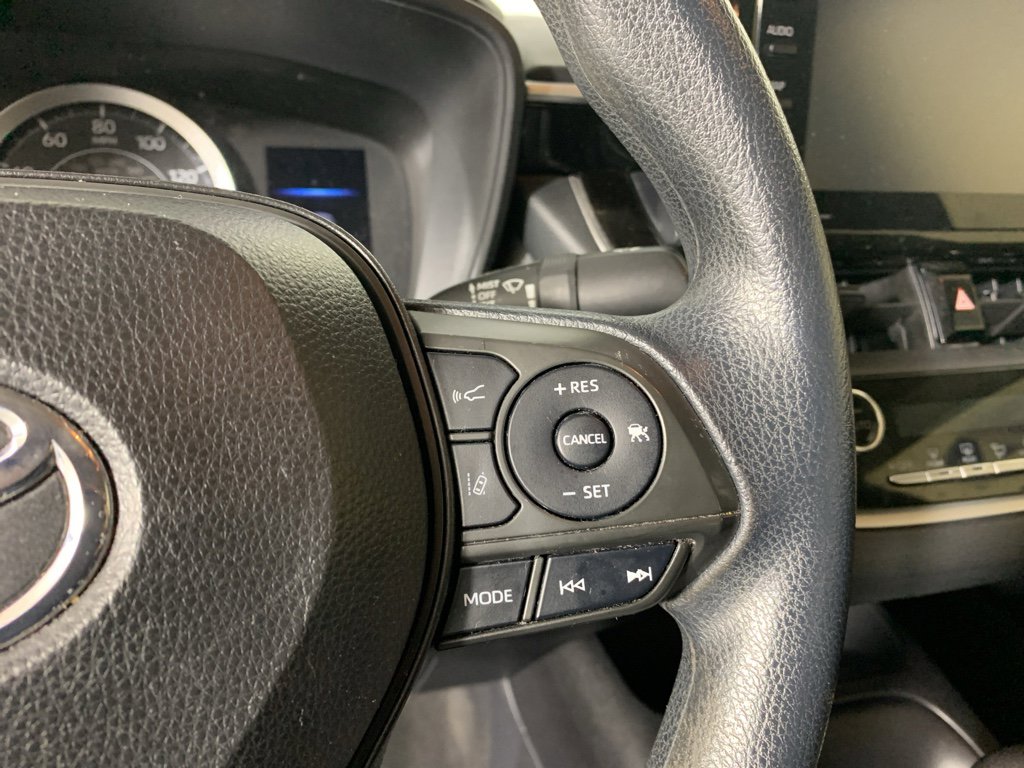 Used 2022 Toyota Corolla LE image 21