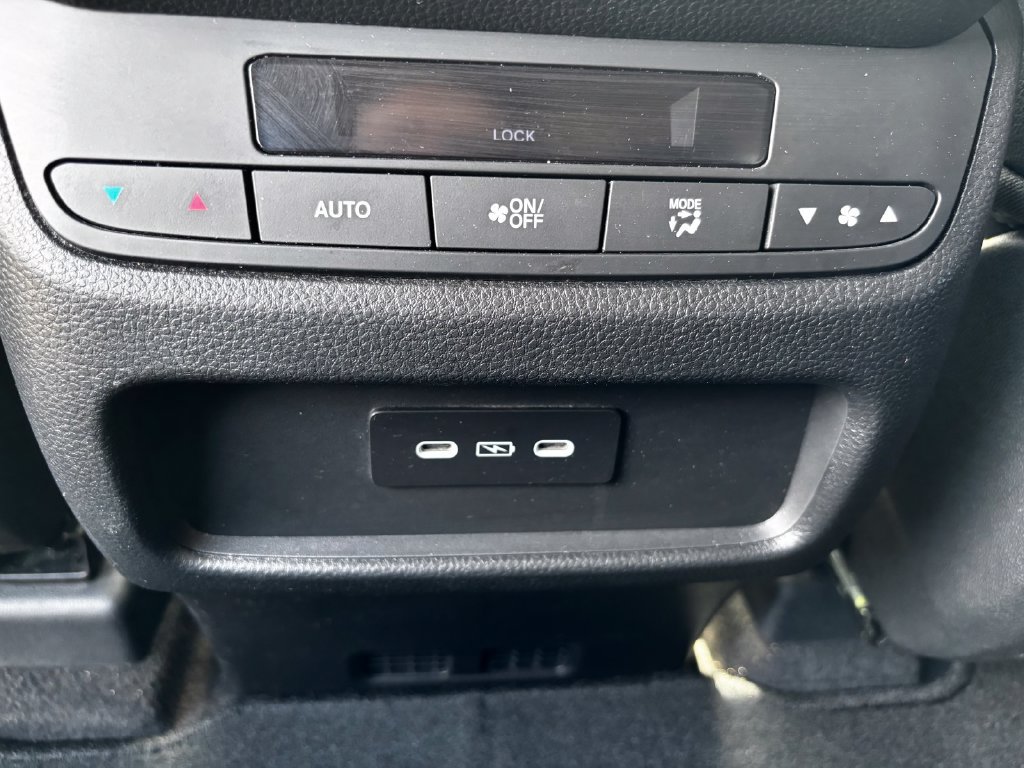 Used 2025 Honda Pilot Touring image 26