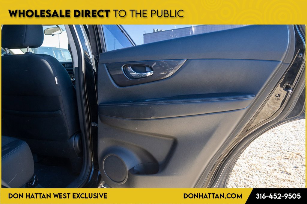Used 2018 Nissan Rogue S image 19