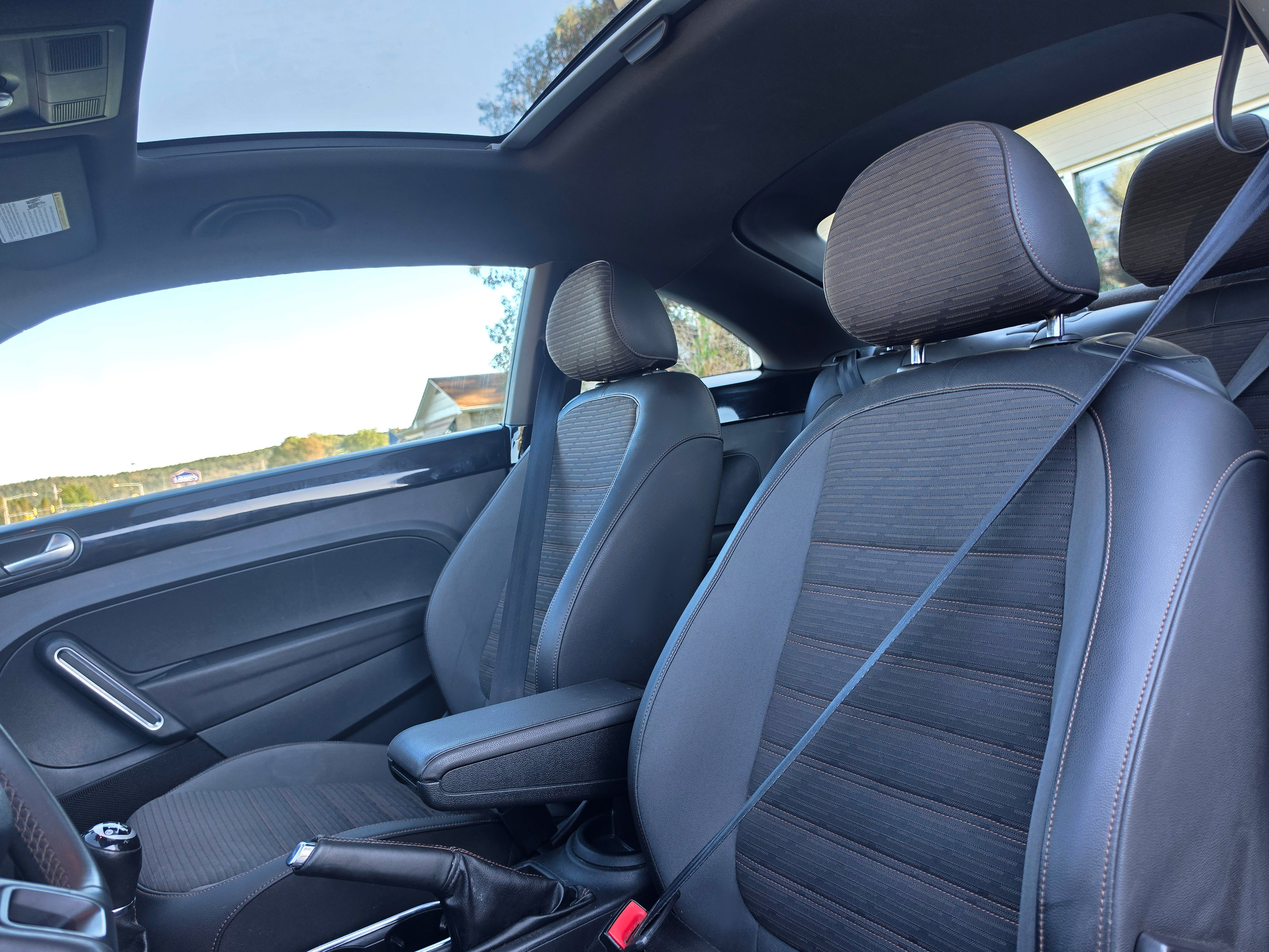 Used 2013 Volkswagen Beetle Turbo FWD image 13