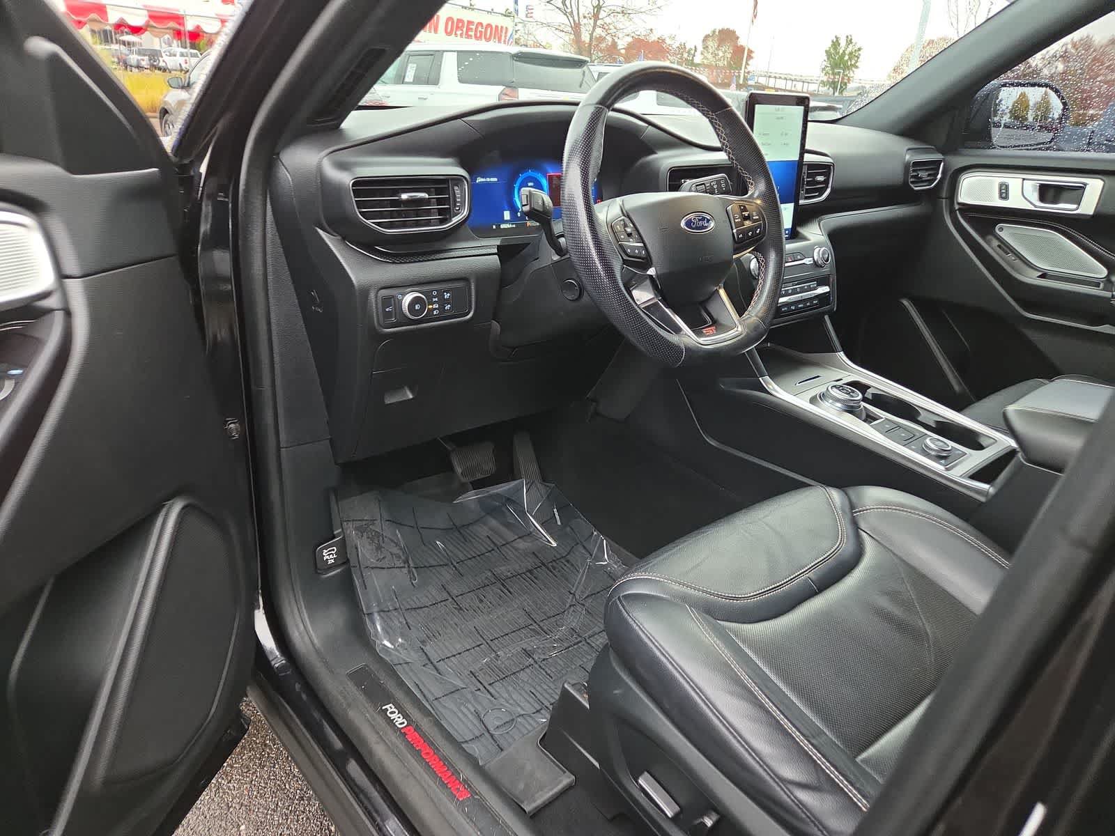 Used 2020 Ford Explorer ST w/ Premium Technology Package AWD/4WD image 10
