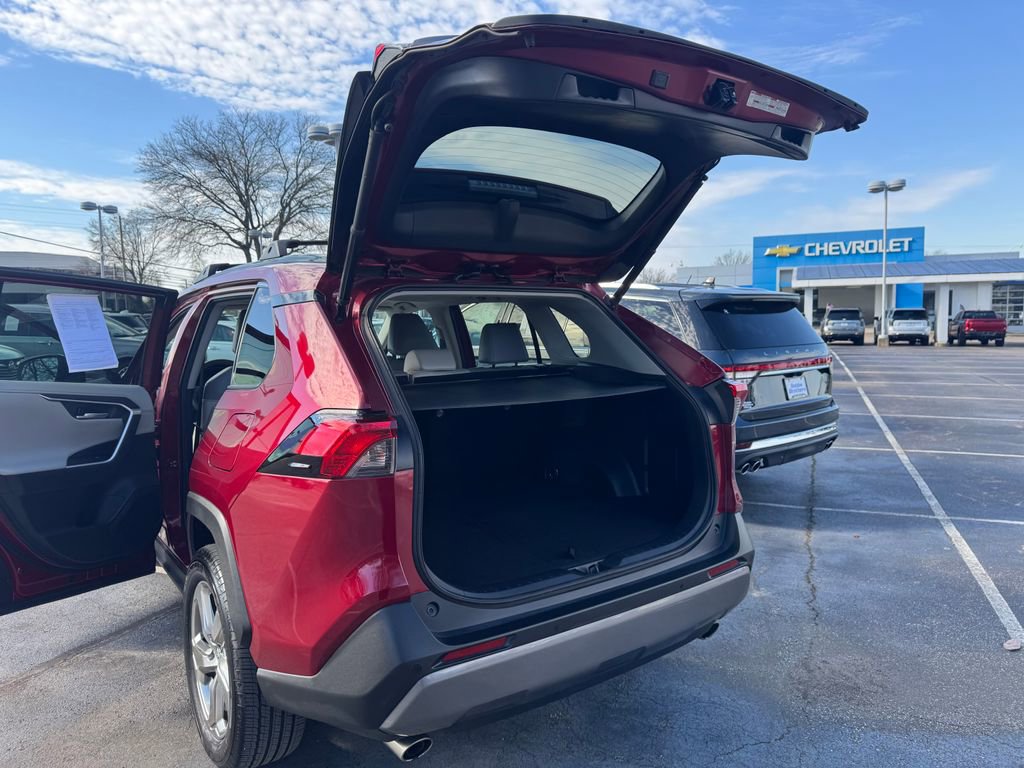 Used 2020 Toyota RAV4 Limited image 29