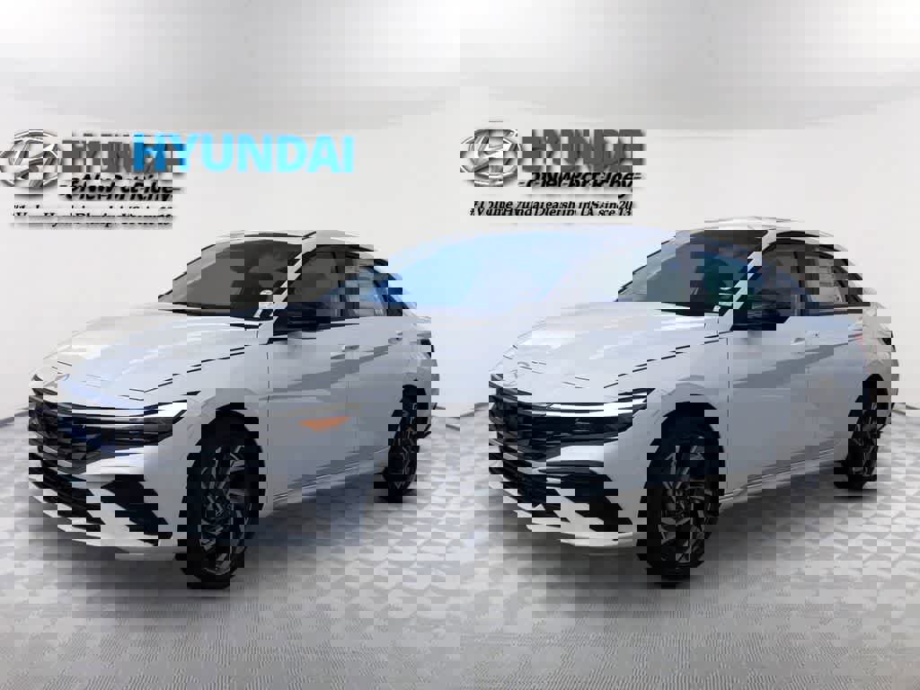 New 2025 Hyundai Elantra SEL image 1