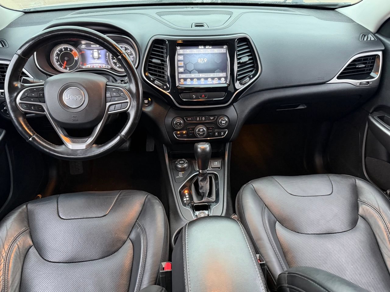 Used 2019 Jeep Cherokee Limited AWD/4WD image 13